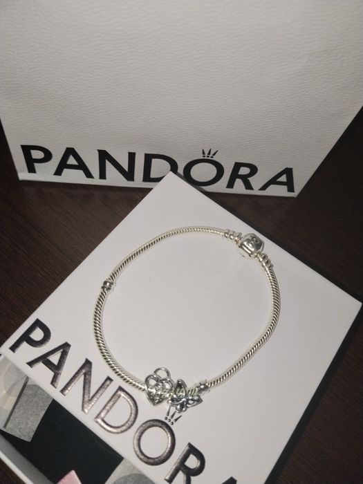 Pulseira e 2 contas Pandora