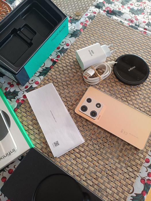 smartfon marki Infinix model Note 30 Pro 
Archiwum Allegro