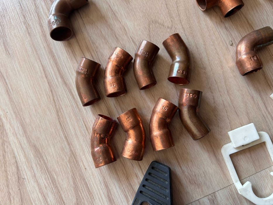 Elementy miedziane centralnego ogrzewania kolanka trójniki kształtki