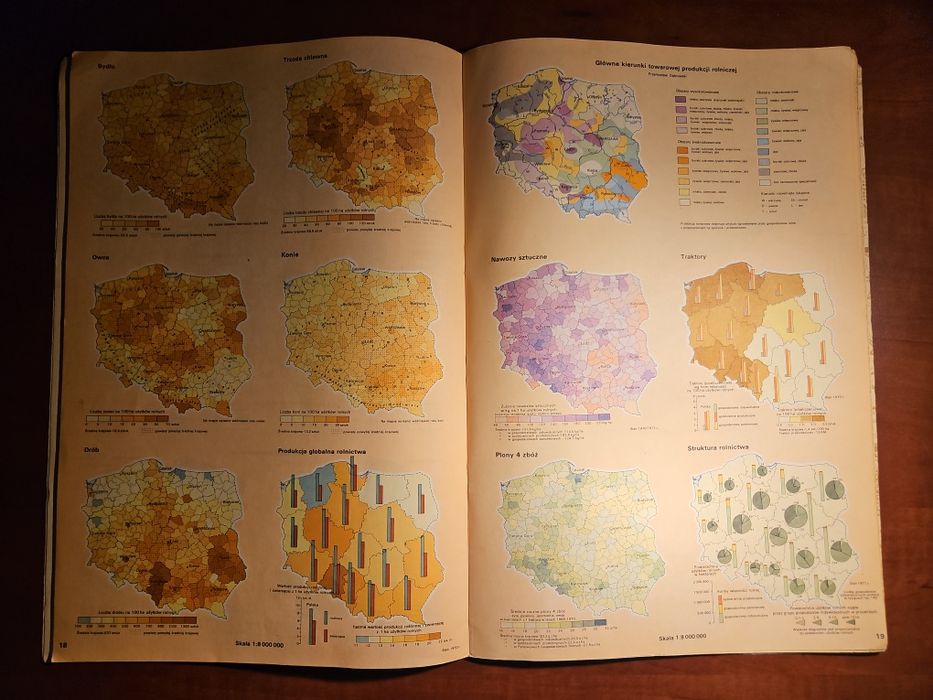 Atlas geograficzny Polski PPWK wydanie PRL 1974