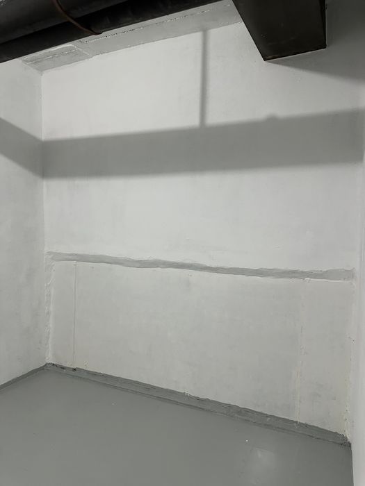 Garagem box com porteiro no piso -1 nas Torres das Palmeiras em Oeiras