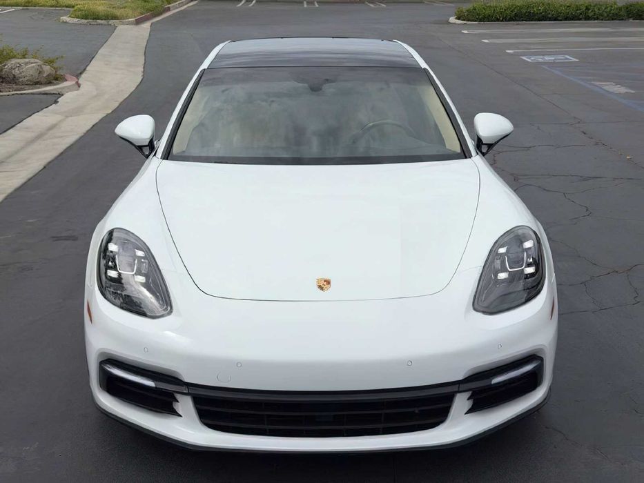 Porsche Panamera      2018