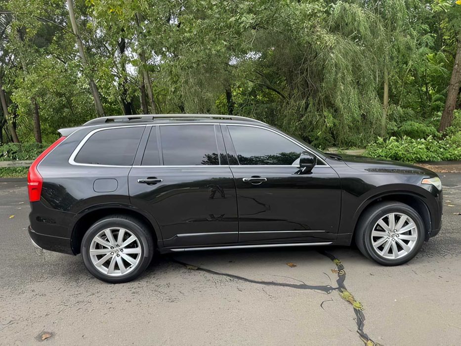 Volvo XC90      2017