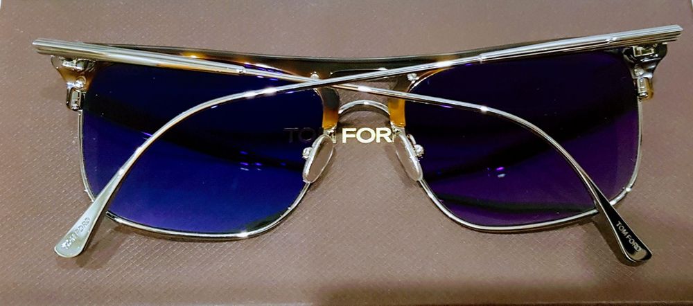 Солнцезащитные очки Tom Ford