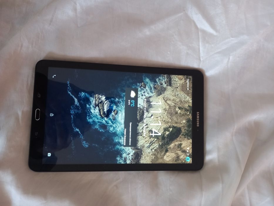 Самсунг    Tab E