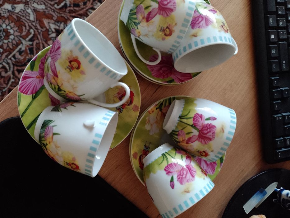 Кавовий сервіз 5 чашок 6 блюдець