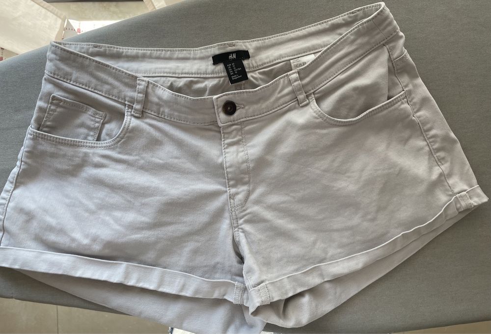 Calções bege senhora