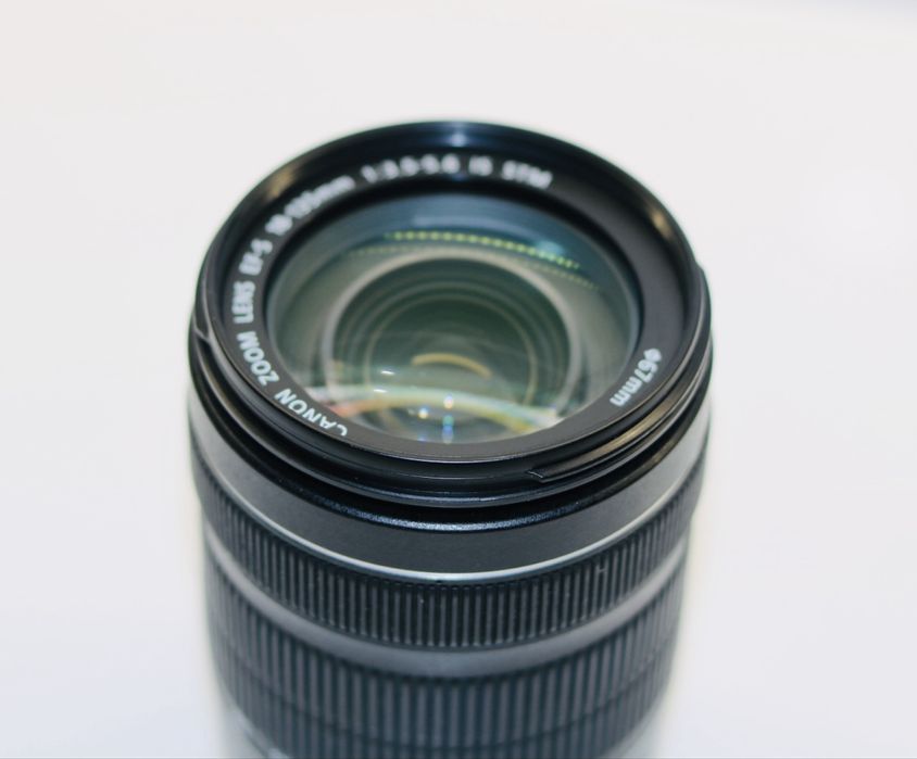 Objetiva Canon EF-S 18-135mm f/3.5-5.6 IS STM