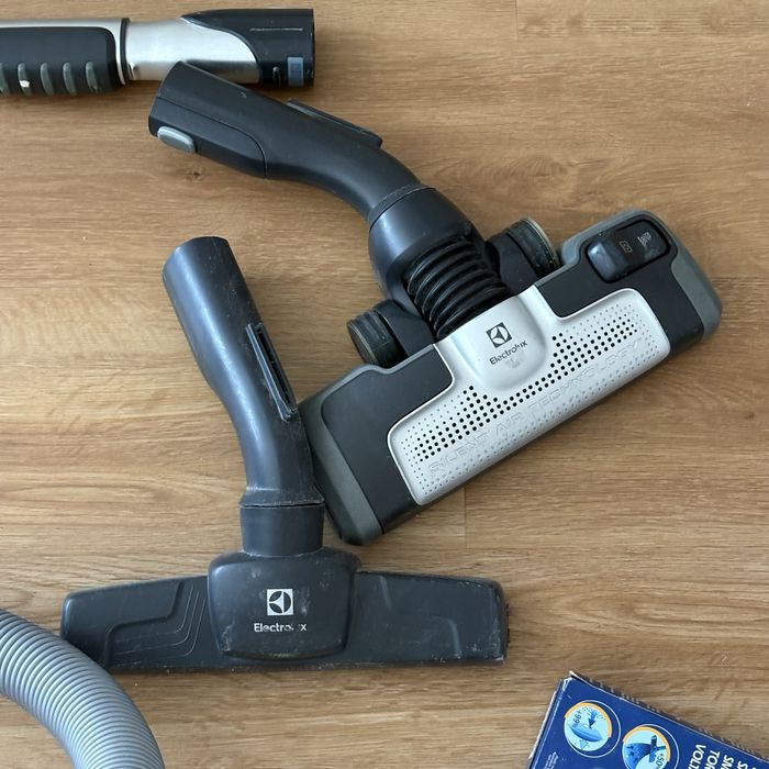 Aspirador Eletrolux Ultrasilencer Azul