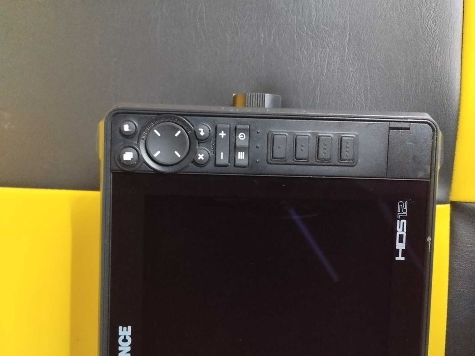 Эхолот HDS 12 live