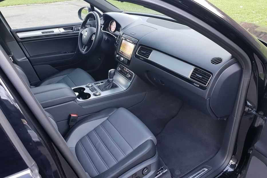 Продам Volkswagen Touareg R-Line 2016 года