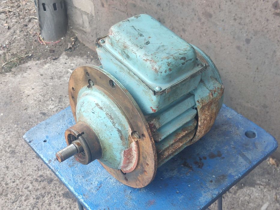 Электродвигатель КП-1605-4СТР  1,1 кВт 1360 об/м Болгарского тельфера