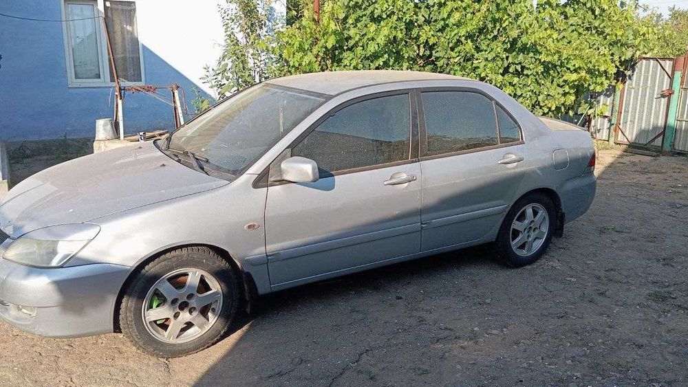 Автомобіль митсубиси лансер 9