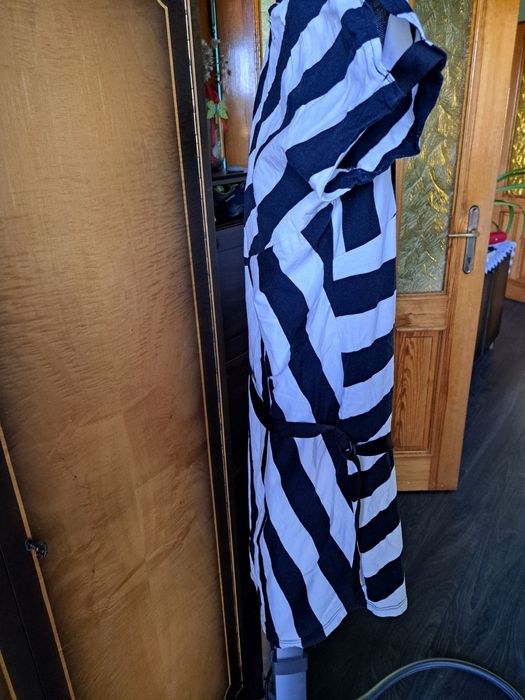 Sukienka Adidas rozmiar M