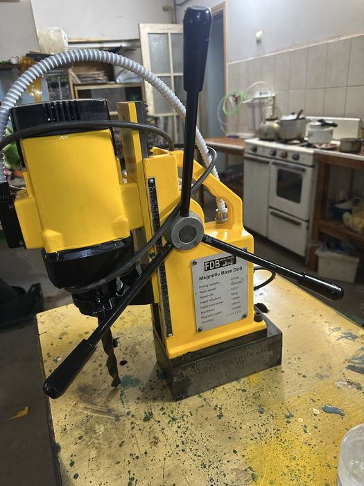 Магнитный сверлильный станок FDB Machinery MBD 25