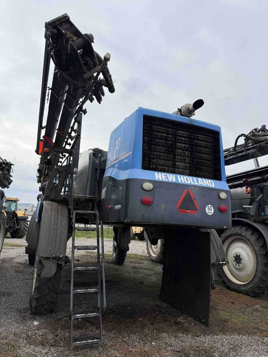 оприскувач самохідний New Holland SP275F
