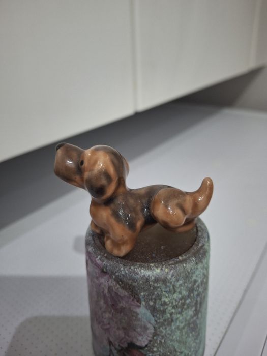 Porcelitowy piesek - miniatura z PRL