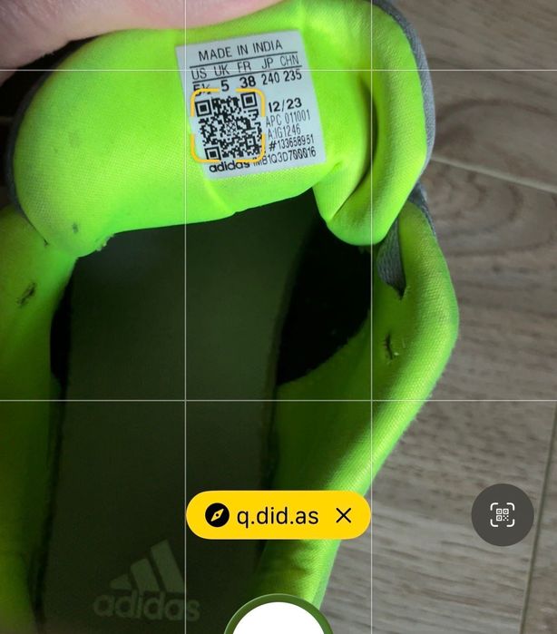 Оригінальні кросівки Adidas б/в розмір 38