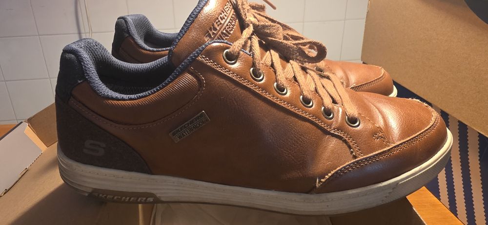 Skechers Classic Fit 42