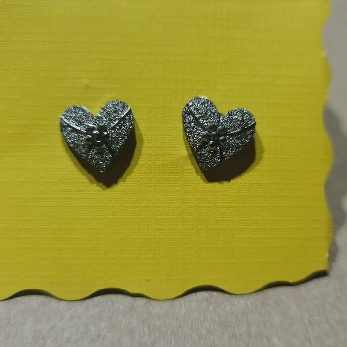 Brincos novos lindos