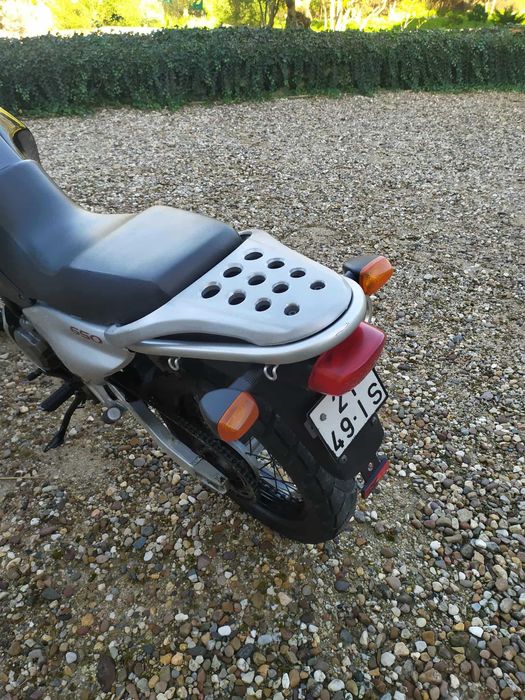 Suzuki XF 650 Freewind