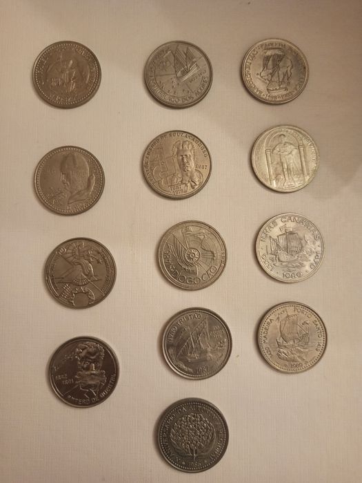 Moedas de 100 e 200 escudos