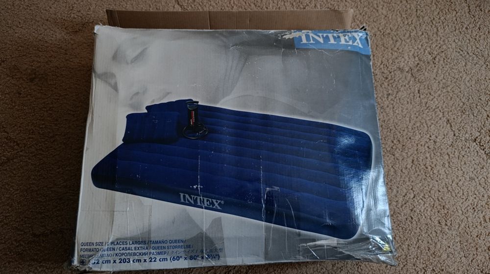 Новый Двухспальный надувной  матрас Intex 152*203*25