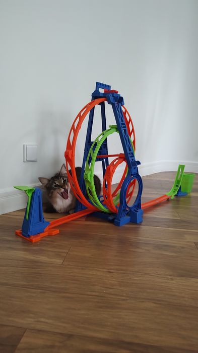 трек Hotwheels Triple Loop