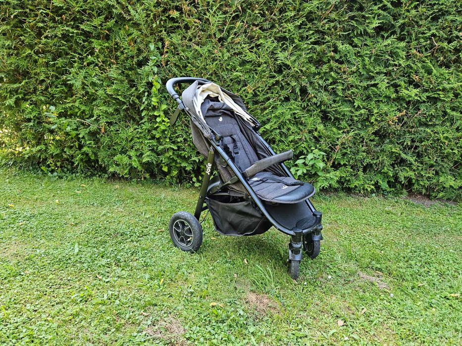 Wózek spacerowy Joie