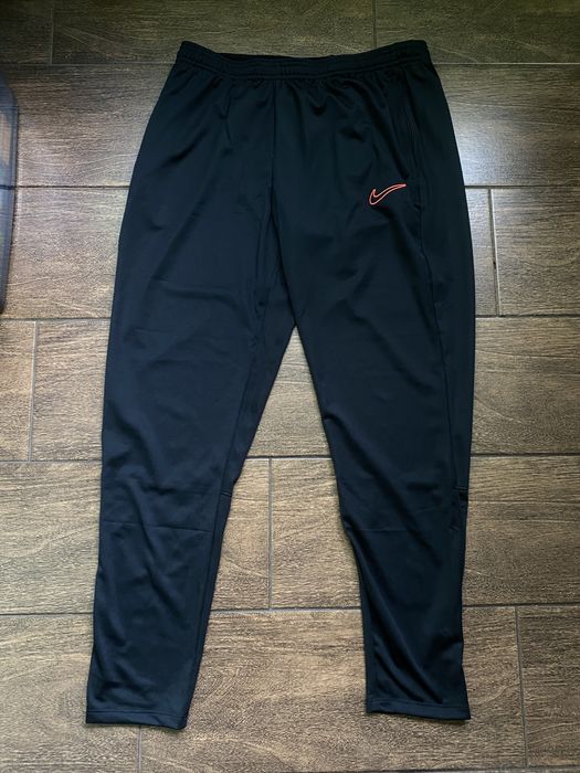 Спортивний костом найк Nike L