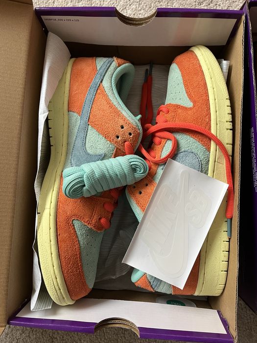 Nike dunk sb noise aqua and red