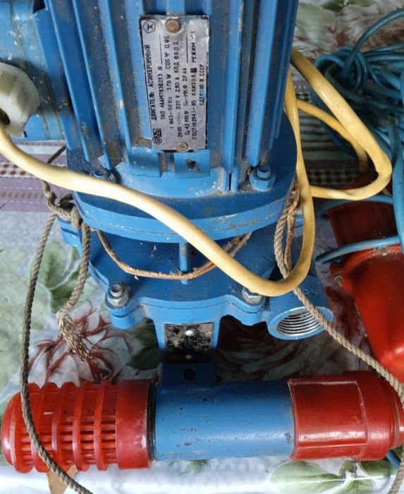 Водяний насос новий.