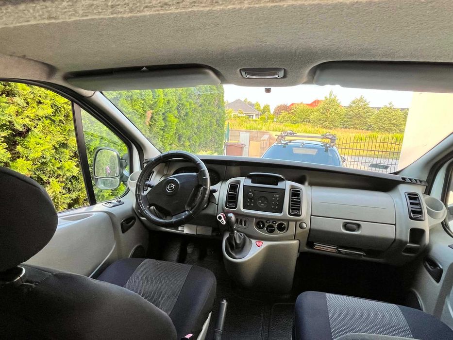 Opel Vivaro 1.9 DTI Long, 2005r, 5 osobowy hak, klima