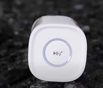 компактная блютуз колонка кирпичик  Nomi  BT 421