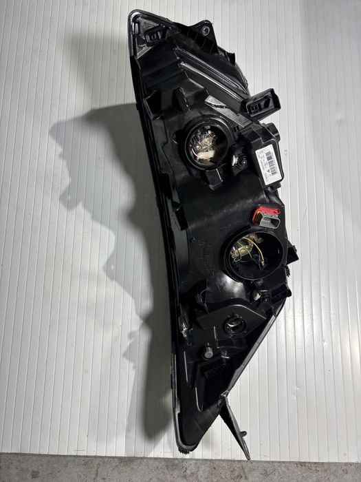 Farol dianteiro Iveco Daily 6ª geração