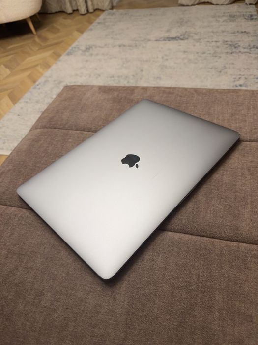 Macbook pro 15 2019 i7 2,6/ 16gb / 1000gb / Radeon Pro 4 ГБ 94% АКБ