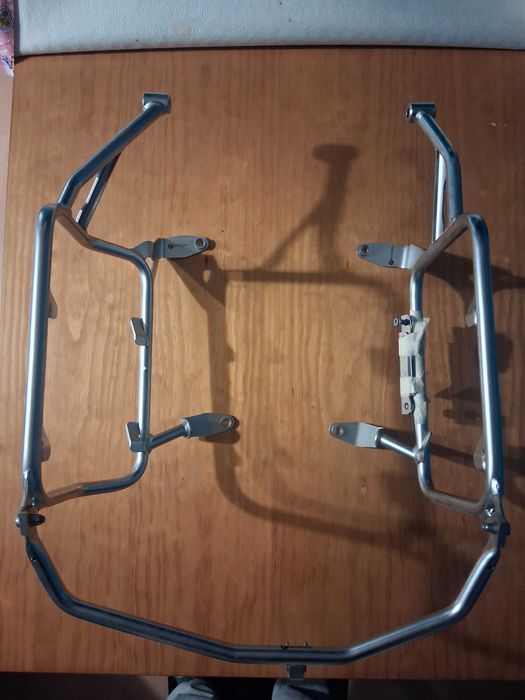Suporte original BMW para malas laterais motos linha GS/GSA