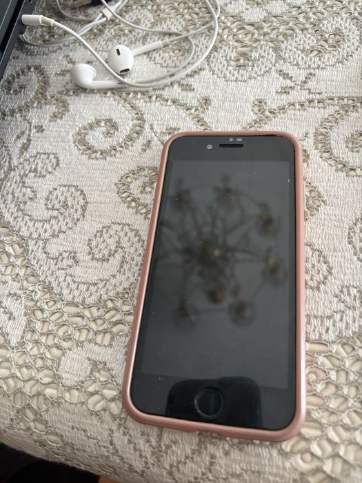 Iphone SE 256gb a bom preço com assecórios extra