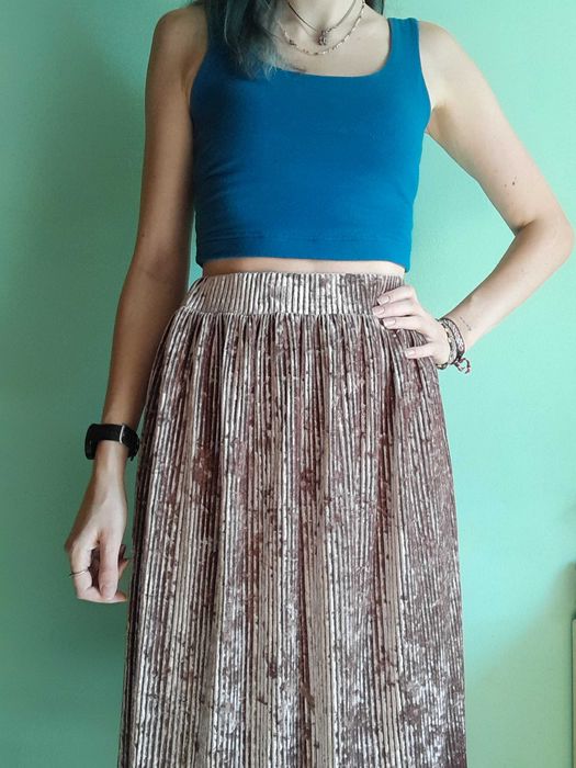 Велюровая плотная юбка