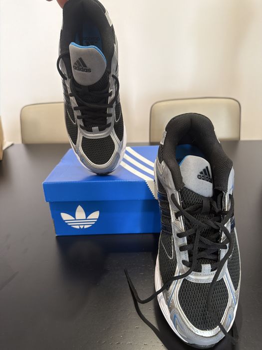 Sapatilha Adidas Response CL