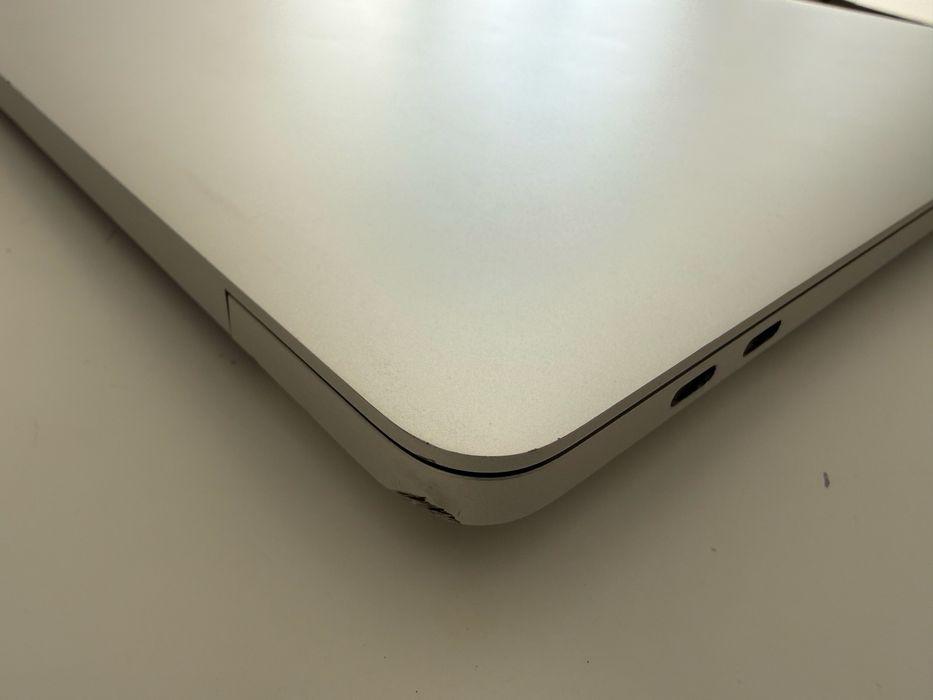 Macbook Pro 16 2019 A2141 i7 2,6 16GB 512GB SSD macOS Tahoe
