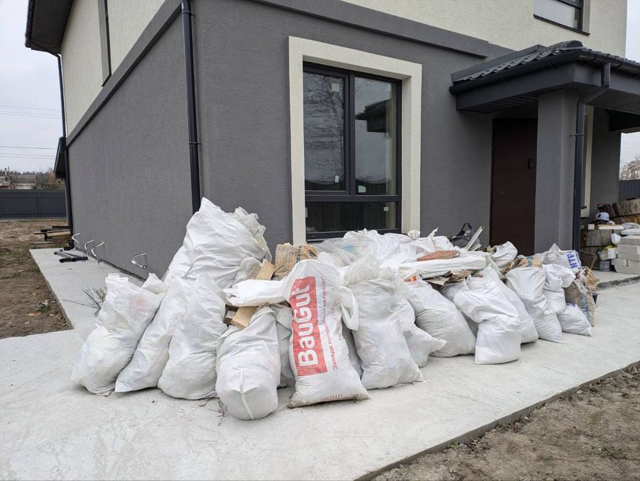Вивіз Будівельного сміття мотлох Старі меблі речі до 2,5 тонн 16 кубів