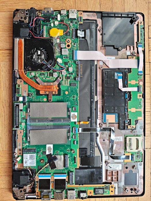 Ноутбук fujitsu lifebook u747 на запчастини або ремонт.