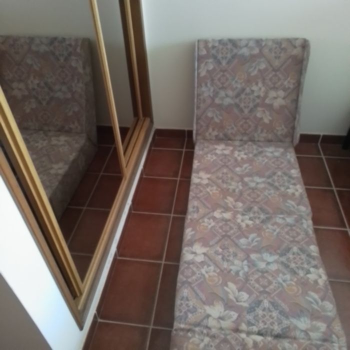 Sofá cama individual com pouco uso