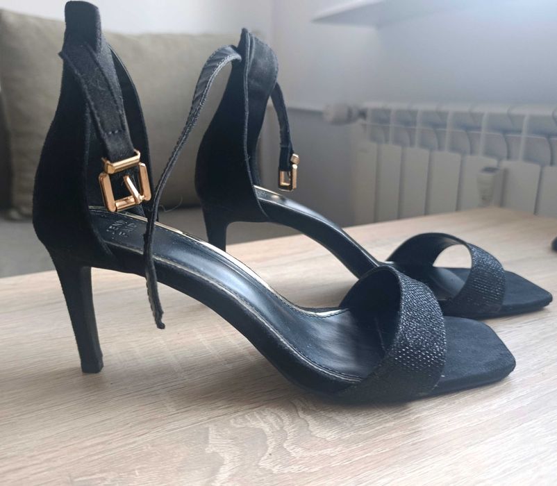 Eleganckie sandały na szpilce rozm. 39