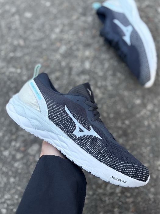 Беговые кроссовки mizuno wave revolt кроссовки оригинал 42 размер