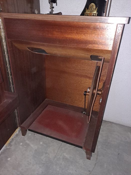 Maquina de costura antiga da Singer