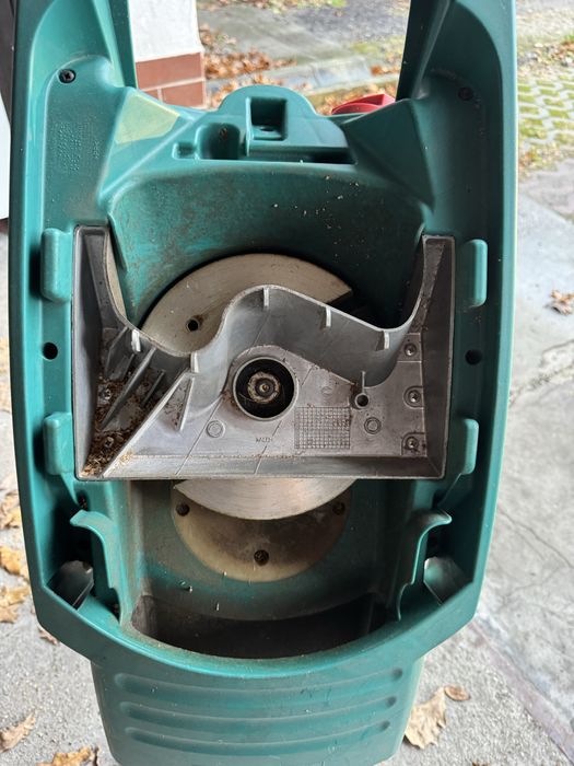 BOSCH Elektryczna rodrabniarka do gałęzi 2000