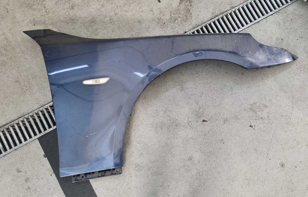 Błotnik prawy przód oryginał przedni BMW E60 E61