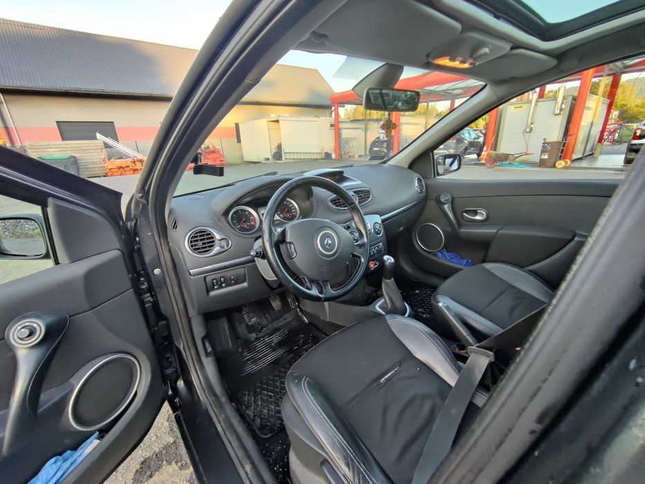 Samochód Renault Clio